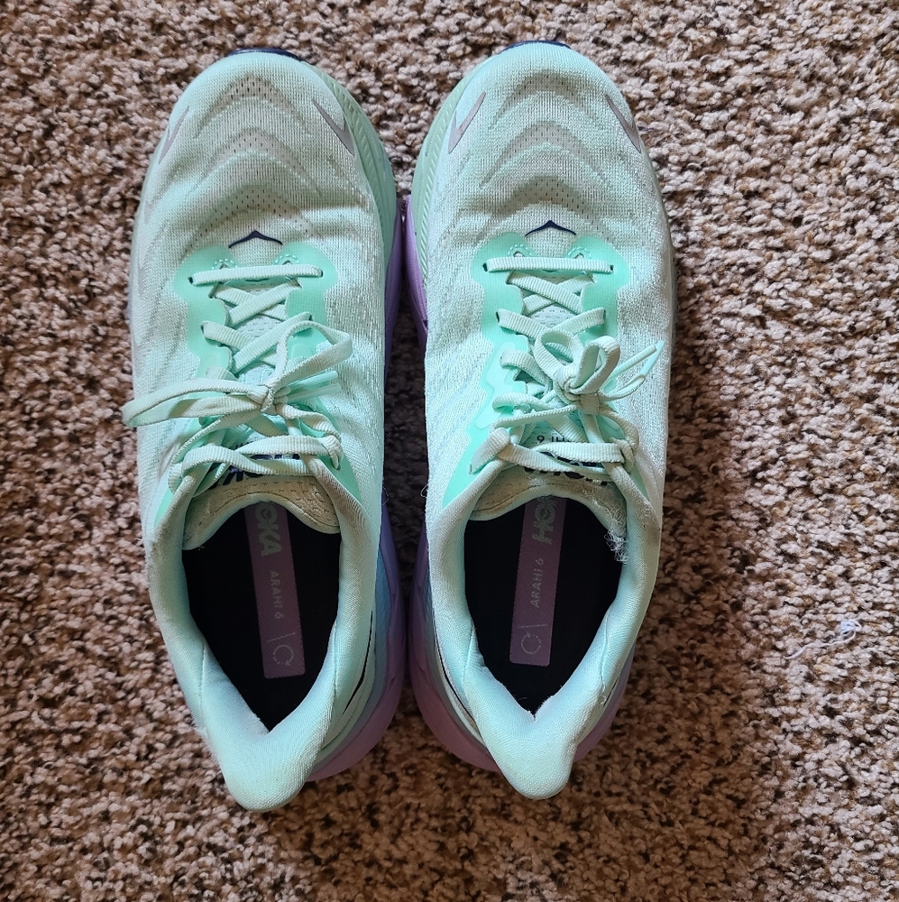 Hoka Arahi 6 Sneakers